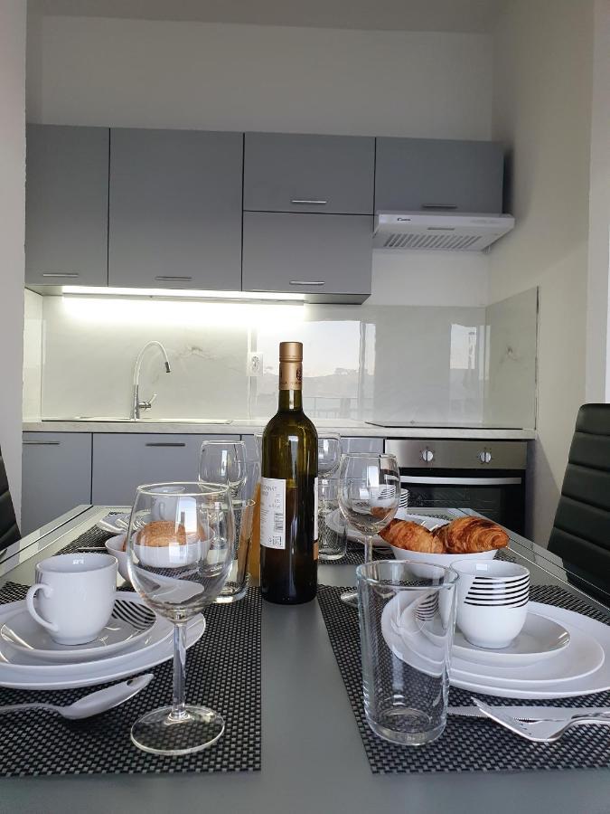 Apartment Zadoda Omis Bagian luar foto