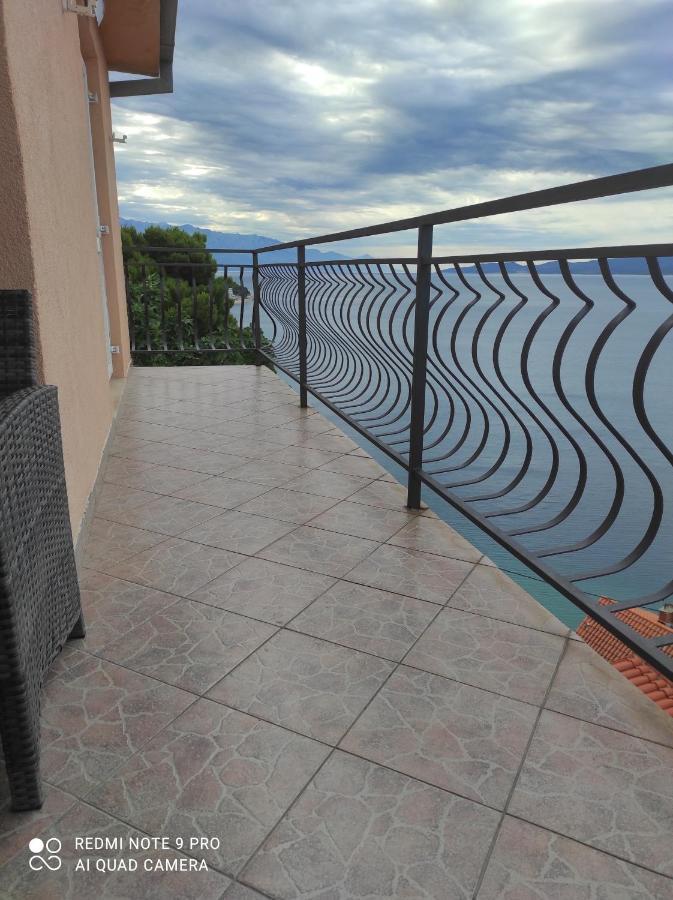 Apartment Zadoda Omis Bagian luar foto