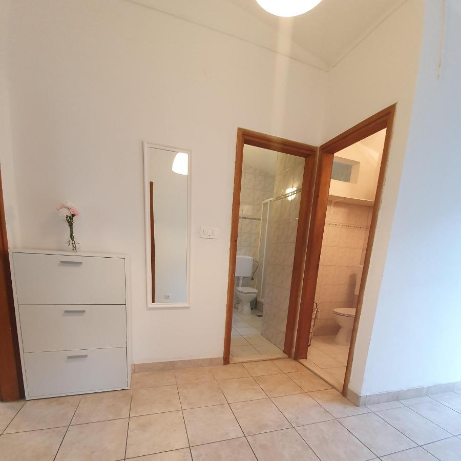 Apartment Zadoda Omis Bagian luar foto