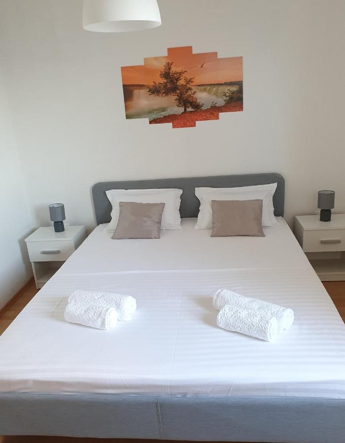 Apartment Zadoda Omis Bagian luar foto
