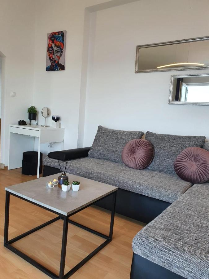 Apartment Zadoda Omis Bagian luar foto