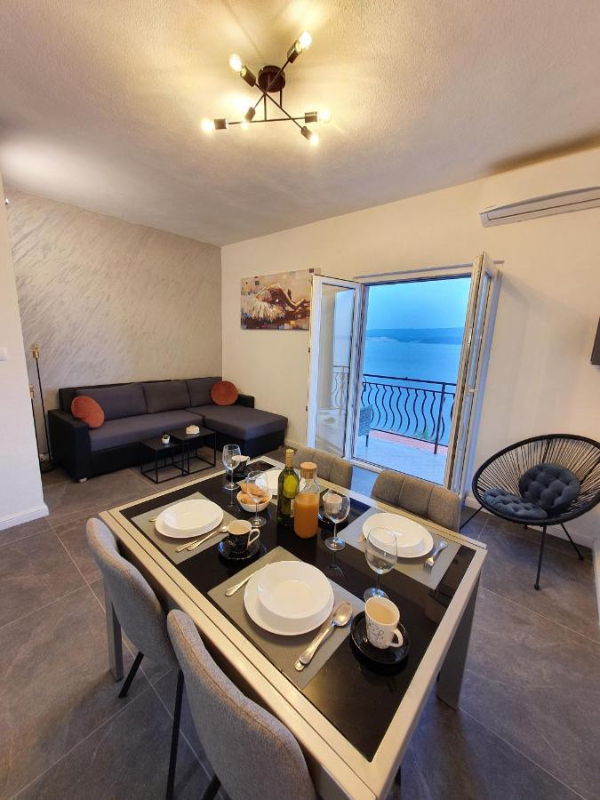 Apartment Zadoda Omis Bagian luar foto