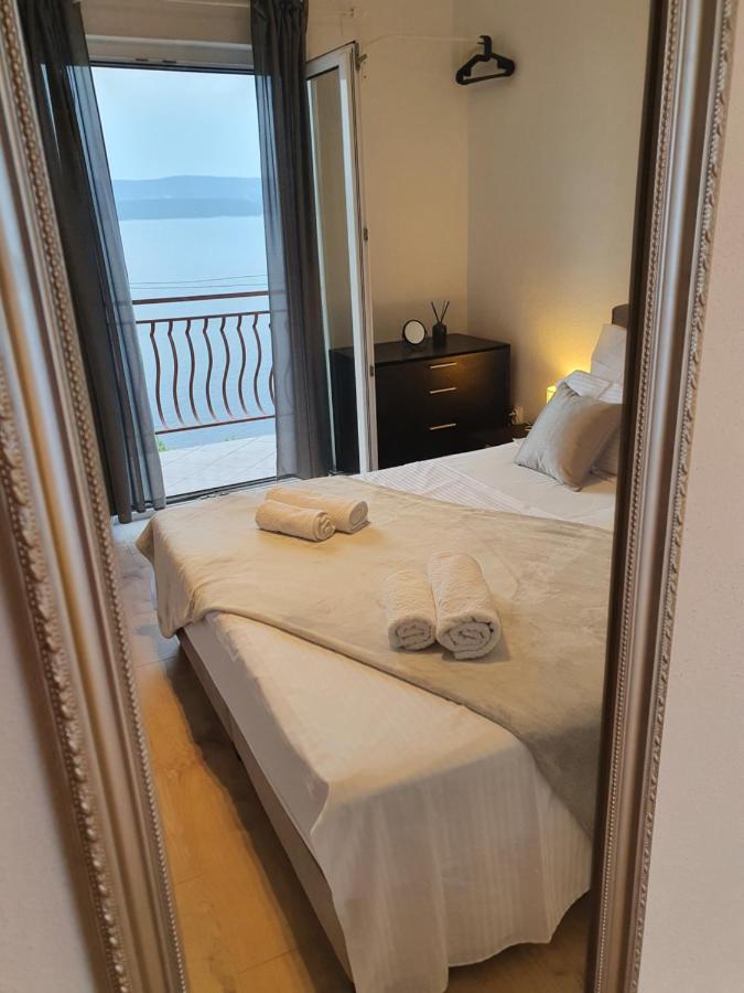 Apartment Zadoda Omis Bagian luar foto