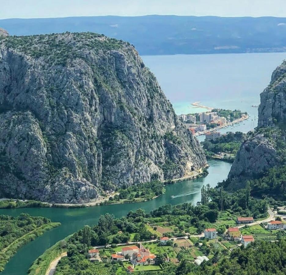 Apartment Zadoda Omis Bagian luar foto