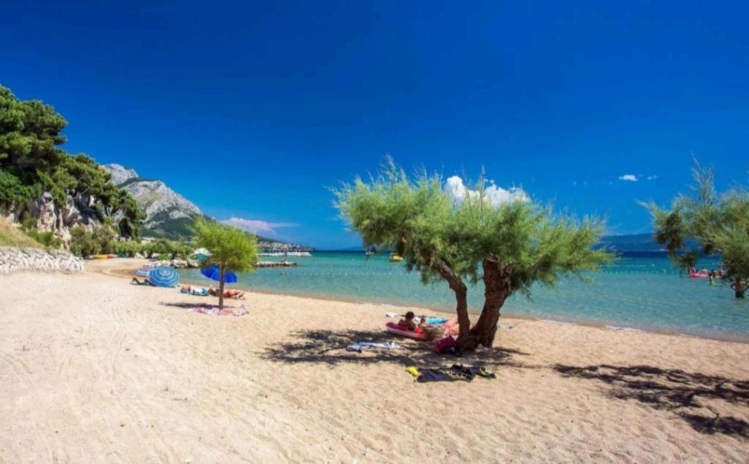 Apartment Zadoda Omis Bagian luar foto