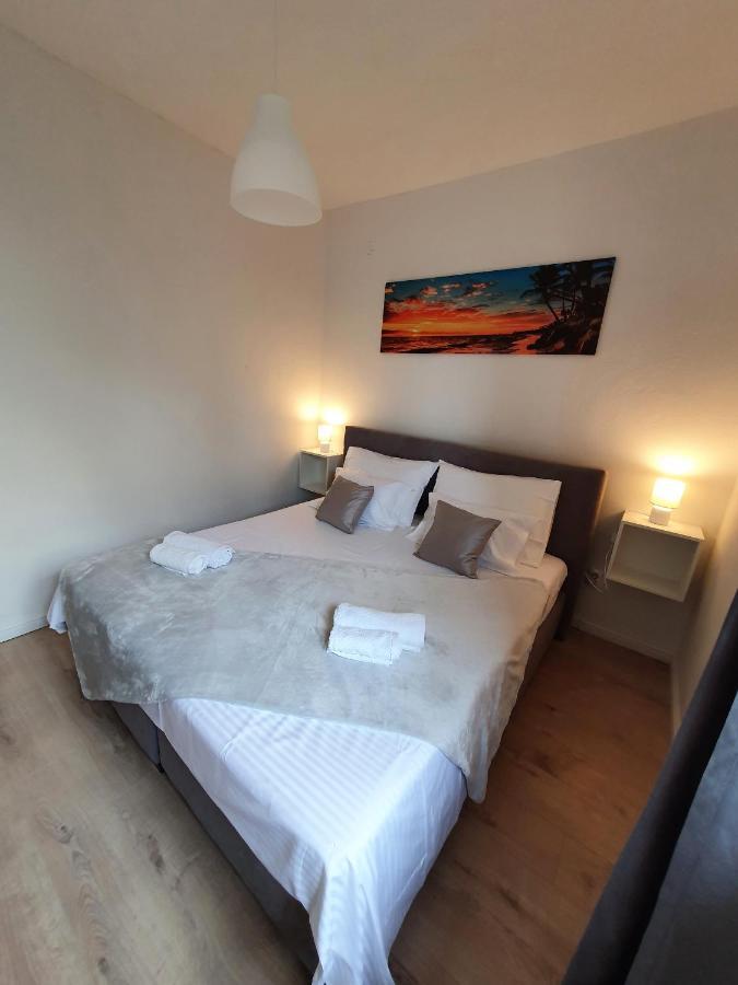 Apartment Zadoda Omis Bagian luar foto