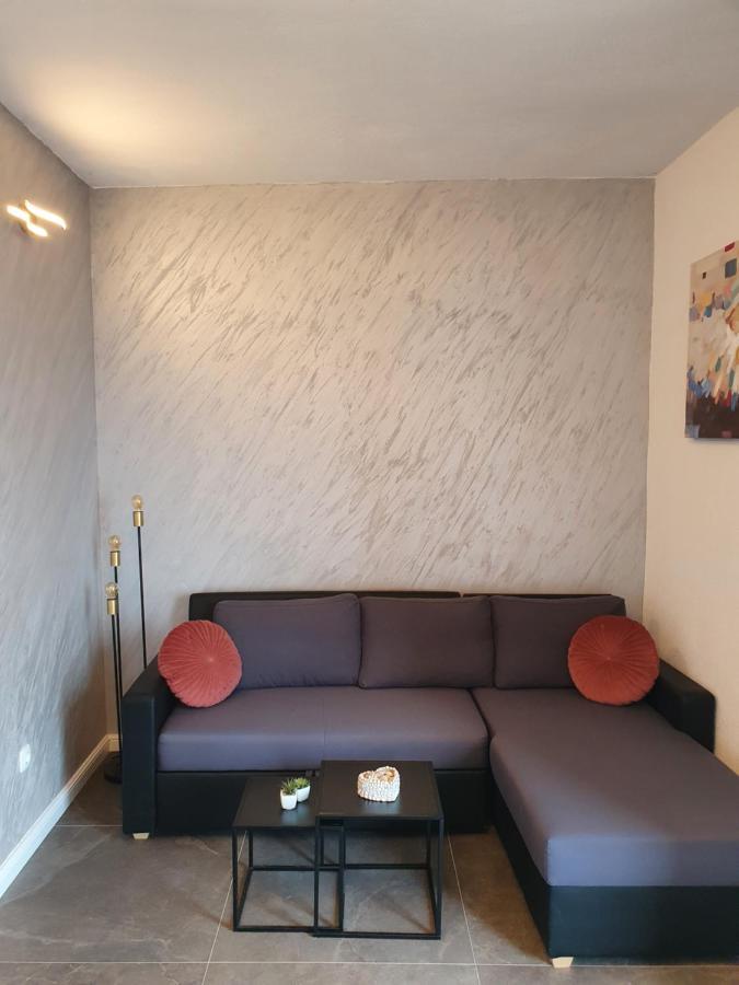 Apartment Zadoda Omis Bagian luar foto