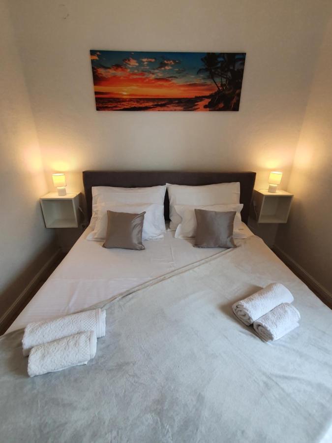 Apartment Zadoda Omis Bagian luar foto
