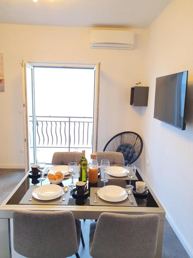 Apartment Zadoda Omis Bagian luar foto