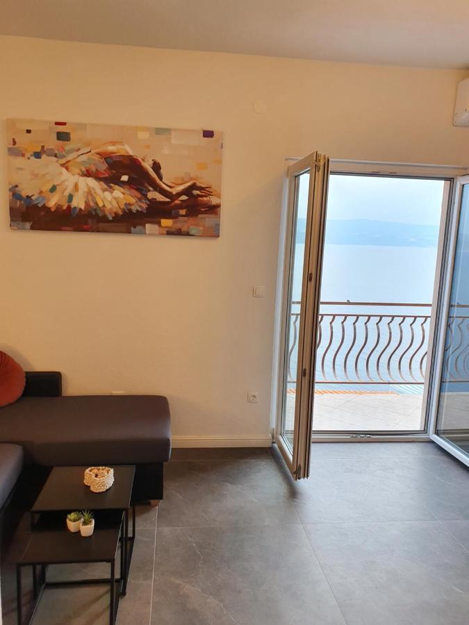 Apartment Zadoda Omis Bagian luar foto
