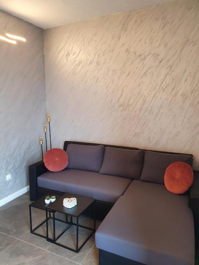 Apartment Zadoda Omis Bagian luar foto