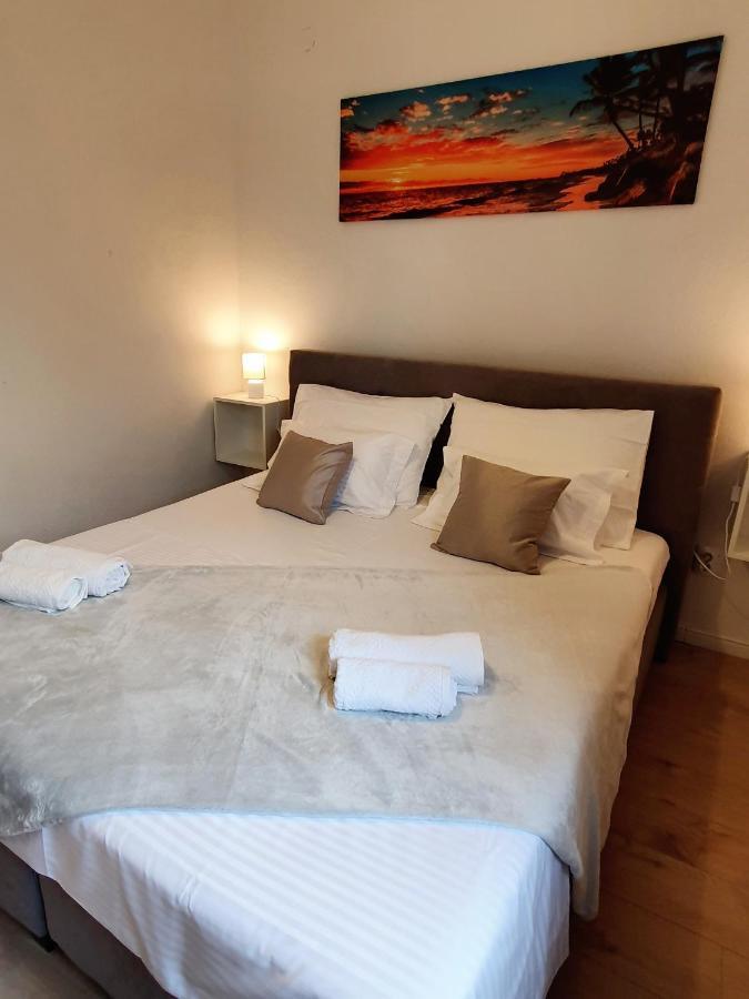 Apartment Zadoda Omis Bagian luar foto